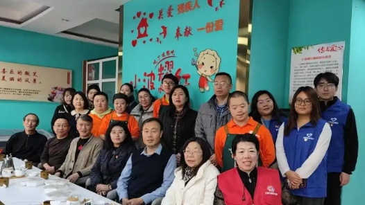 内蒙古残疾人福利基金会公益活动暨第二届小波耀红“饺子节”举行