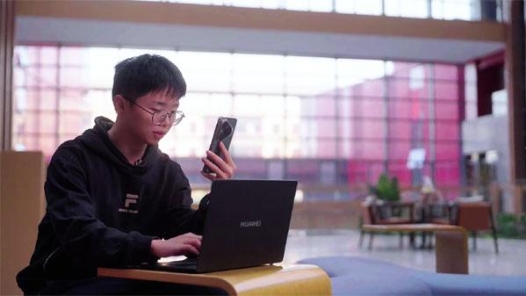 国产系统之上，青春码力生长