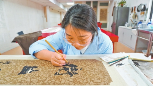 追梦·一线职工风采录｜指尖上的“时光修复师”