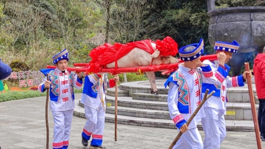 重庆神龙峡徒步暨年猪文化节活动开启，共赴冬日烟火之约