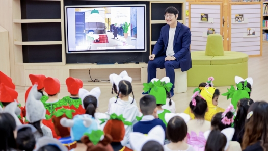 书香校园里的“阅读游园会”