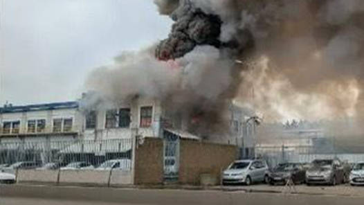 法国一实验室爆炸致至少4人受伤