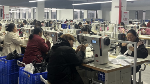 江西石城：夯实“基本功”，山区县鞋服产业加速向新