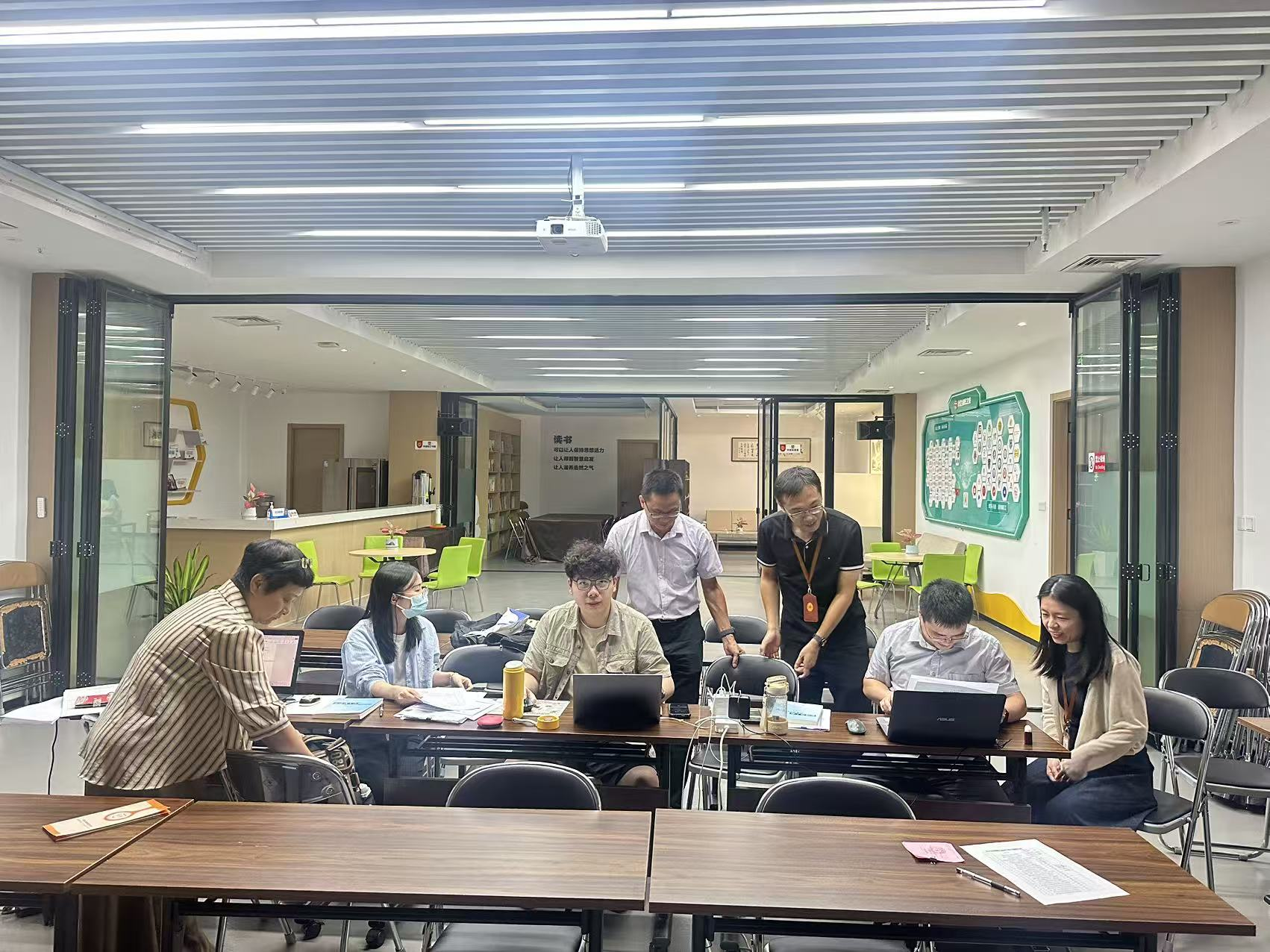 财务经审干部与基层工会面对面交流