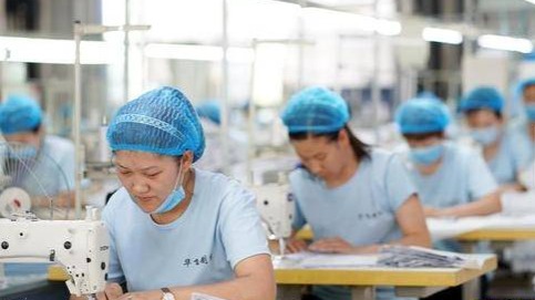 “家门口的务工车间”破解山区务工难题