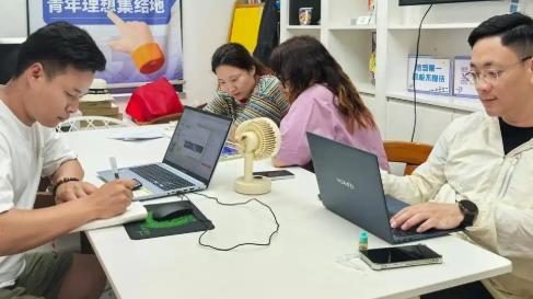 创新创业大赛，让“千里马”跑起来