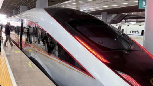 延安迎来“高铁速度”，时空折叠赋能振兴新局