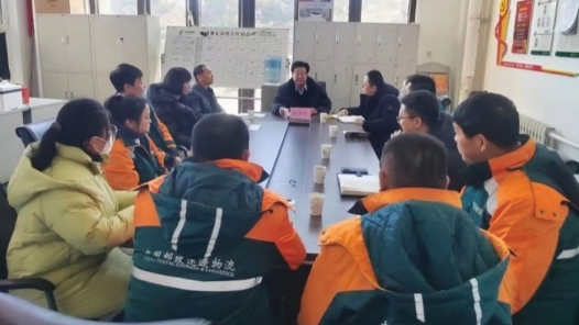 内蒙古赤峰市总工会深入基层走访慰问新就业形态劳动者