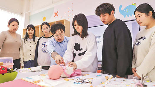 构建托育人才培养体系