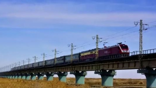 西北路网“密织锦”，区域经济“加速跑”