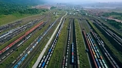 流动中国的脉动：铁路服务创新如何激活消费新引擎