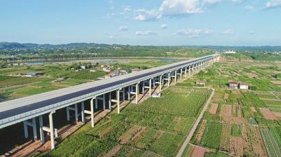 交通运输业当好发展先行官