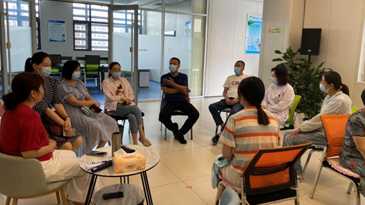 万场公益讲座成家门口“育儿充电站”