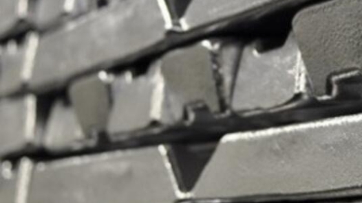 国际银价首破80美元后加剧震荡