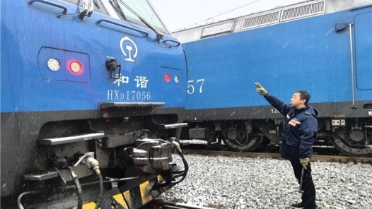 584公里铁路运输线上的守护者