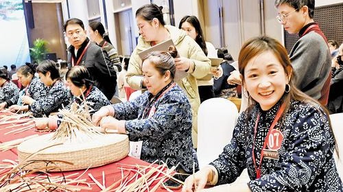 “雄安蒲艺师”点草成“金”