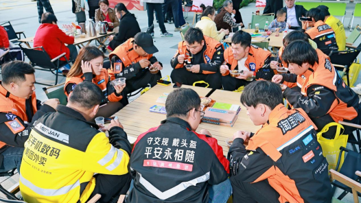 福建省厦门市首届新就业群体嘉年华暨“骑士王者”荣耀挑战赛举行