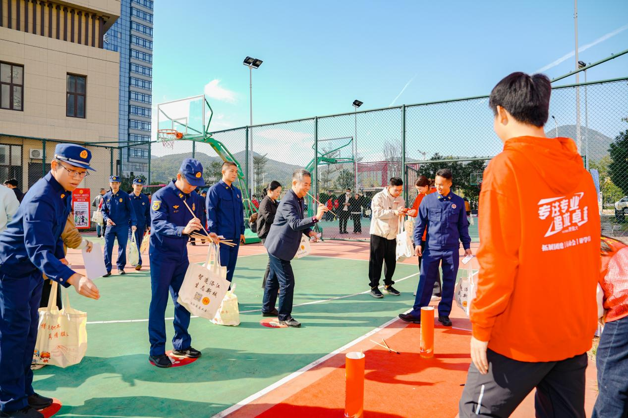 “喜迎元旦·平安护航”