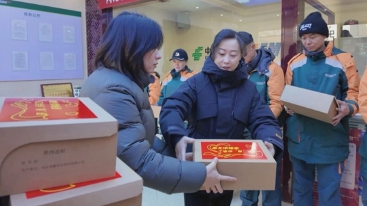 内蒙古包头市总工会以“暖”护航城市“勤劳小蜜蜂”