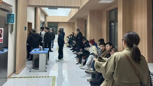 内蒙古包头市稀土高新区工会为150名货车司机和网约车司机提供免费体检