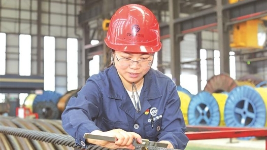 大国工匠风采录｜让每一根钢绳都绷紧安全与责任的弦