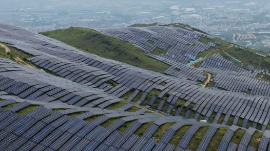 稳中求进、提质增效 实现“十五五”良好开局｜坚持“双碳”引领，推动全面绿色转型