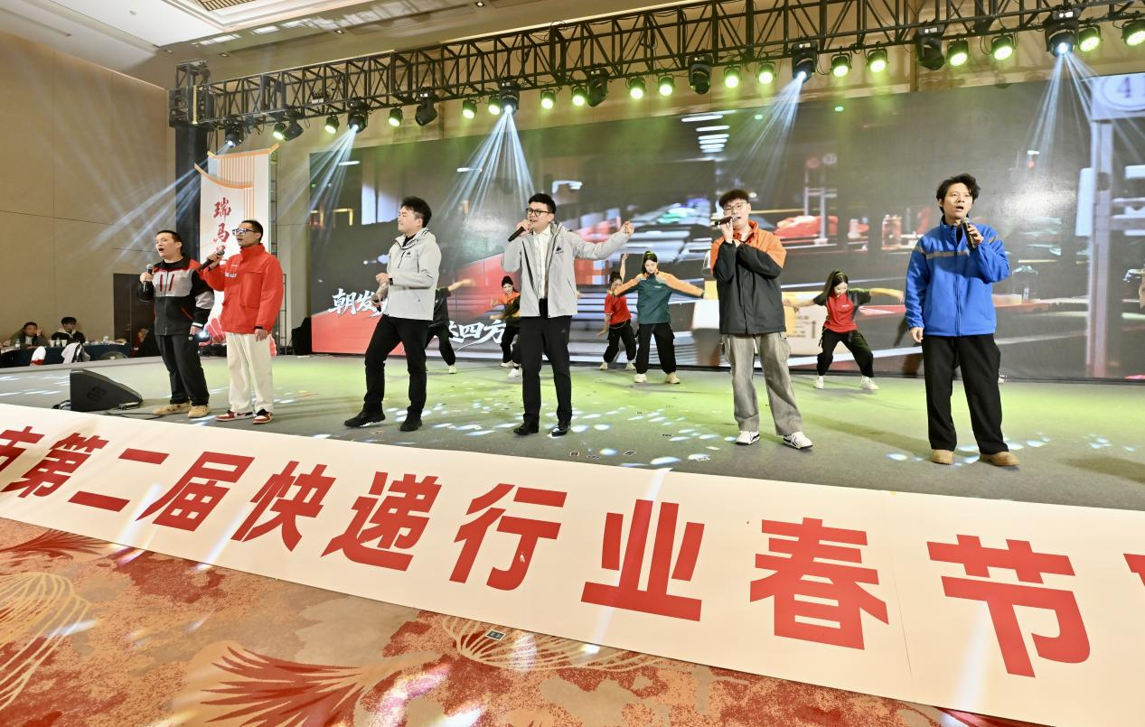 不同快递公司的快递小哥们集体合唱 不同快递公司的快递小哥们集体合唱