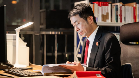 生命为公平正义挺立——全国模范法官丁宇翔的无悔答卷