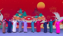 北京市朝阳区麦子店街道总工会组织职工观看曲艺演出