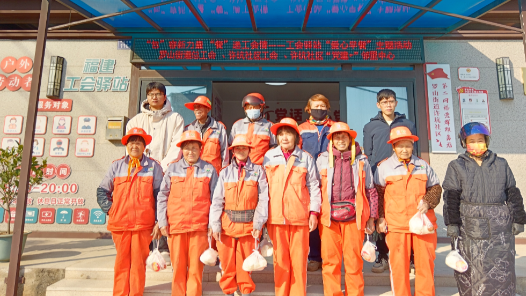 福建晋江：“爱心早餐”活动温暖户外劳动者