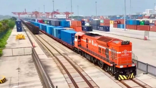 2025年上合示范区中欧班列开行量和货运量创新高