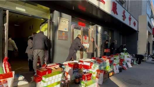 宁夏吴忠市总工会向困难职工发放“暖心物资”