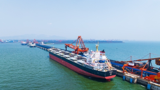 河北港口集团2025年货物吞吐量攀新高