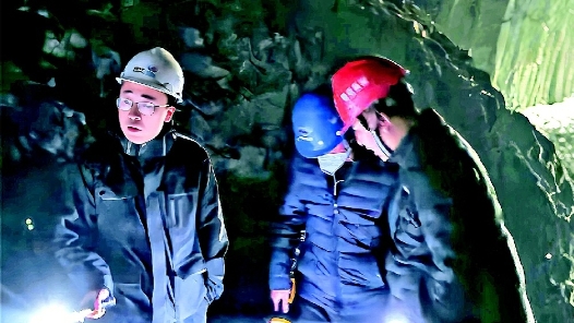 五年高原筑路，他用坚守丈量责任