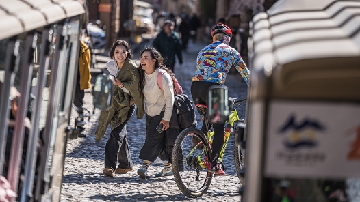 李强在政府工作报告中提出，加强重点领域风险防范化解和安全能力建设