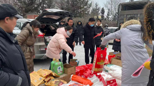 工会心系职工冷暖，千份礼包传温情