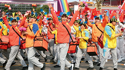 《习近平与一线职工朋友们》节选｜习总书记夸奖我们快递小哥像勤劳的小蜜蜂