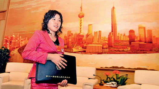 《习近平与一线职工朋友们》节选｜习书记强调要“为广大劳模发挥更大作用创造良好的条件”