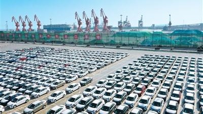 中国新能源汽车持续领跑全球