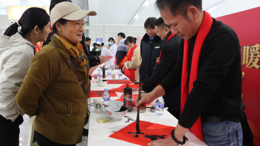 福建龙岩：带“福”回家！工会送暖火热进行中