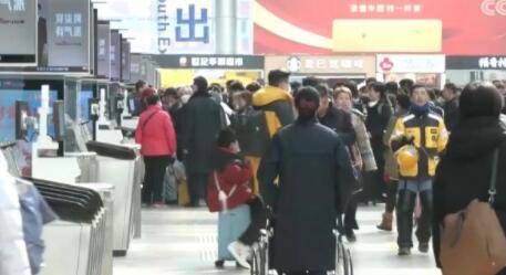 新春走基层｜用贴心服务温暖回家路