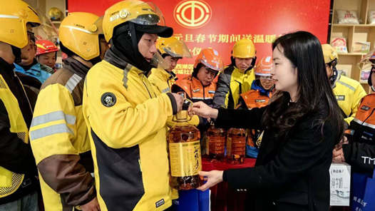 总有一种温暖陪伴劳动者跨越寒冬