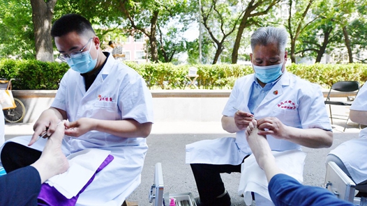 大连市：新春义诊送温暖 健康守护入万家