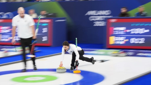 冬奥会｜冰壶综合：卫冕冠军一胜一负 爱沙尼亚创造历史