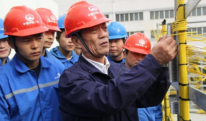 新春走基层·回访“习近平与一线职工朋友们”的故事｜做一颗永不生锈的“螺丝钉”