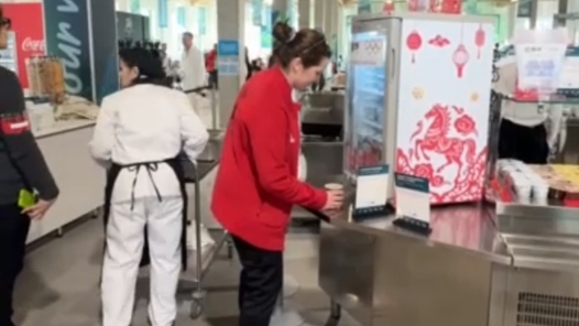 米兰冬奥村食堂还有咱中国品牌！
