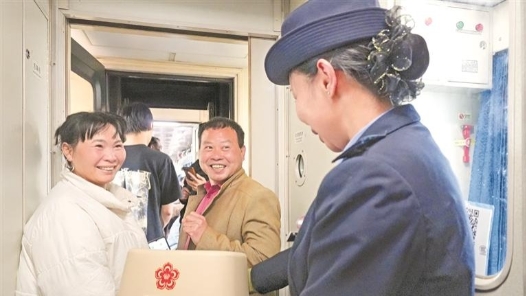 新春走基层｜“慢火车”上的回家路