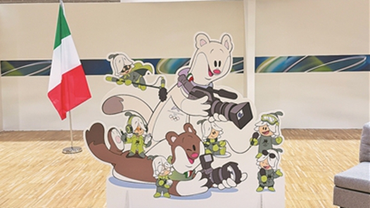 冬奥漫笔｜从“一墩难求”到“一鼬难求”