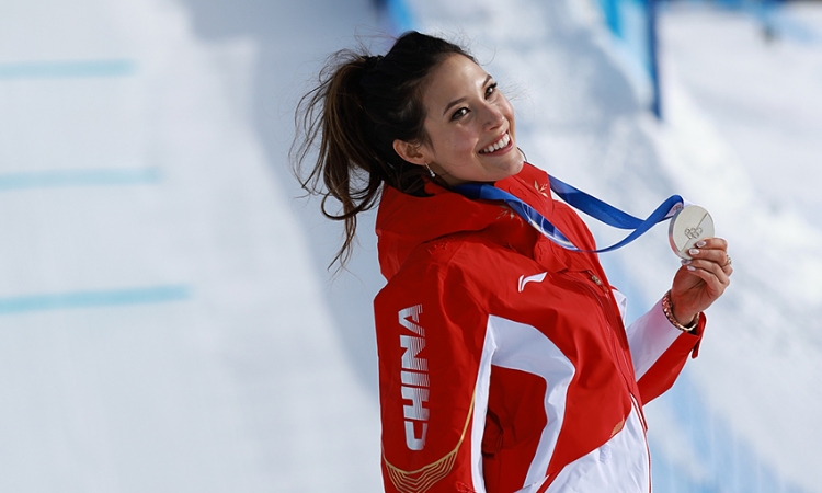 谷爱凌夺得米兰冬奥会自由式滑雪女子坡面障碍技巧银牌