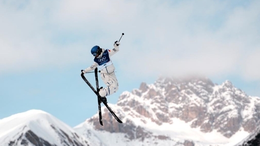 冬奥会｜全天综合：谷爱凌摘银无憾 速滑连破纪录